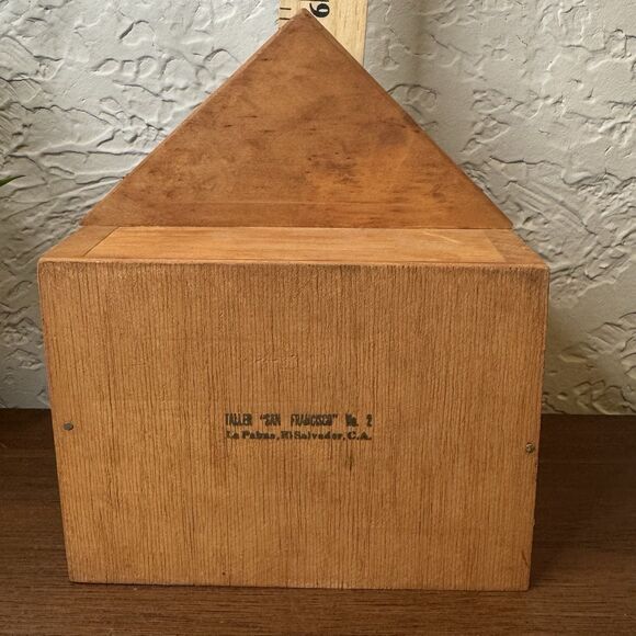 El Salvador Nativity Box Wood Folk Art Artesanias La Esperanza Handpainted - Picture 4 of 5